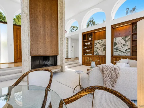 10076 Shadow Rd, La Mesa, CA 91941
