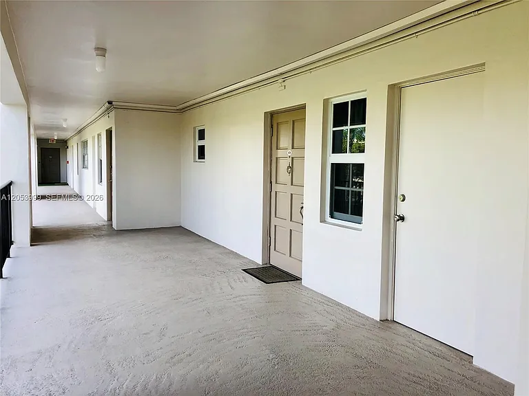2850 N Palm Aire Dr #404 — Photo 35
