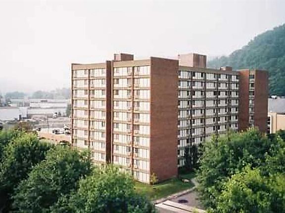 4th image of 350 Market St