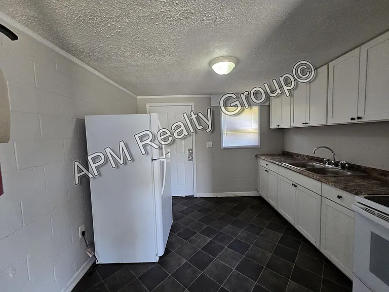 3048A Howell Ct — Photo 8