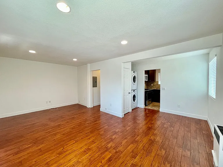 6329-6335 Osler St — Photo 5