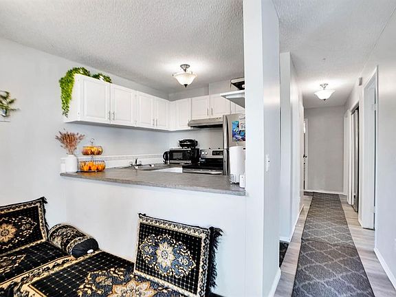 5th image of 110 S 20th Ave NE #109