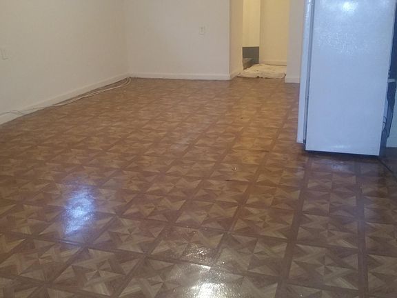 3rd image of 1176 Burnett Pl