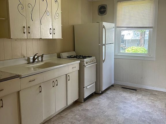 3rd image of 704 Penn Ave
