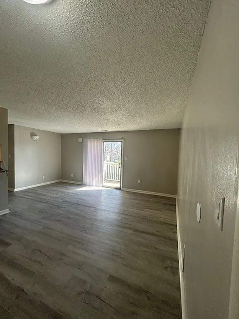 9505D University Terrace — Photo 4