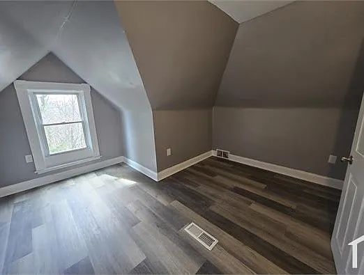 257 Travella Blvd — Photo 7