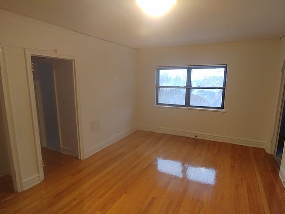 3rd image of 17 Addison St Floor 3