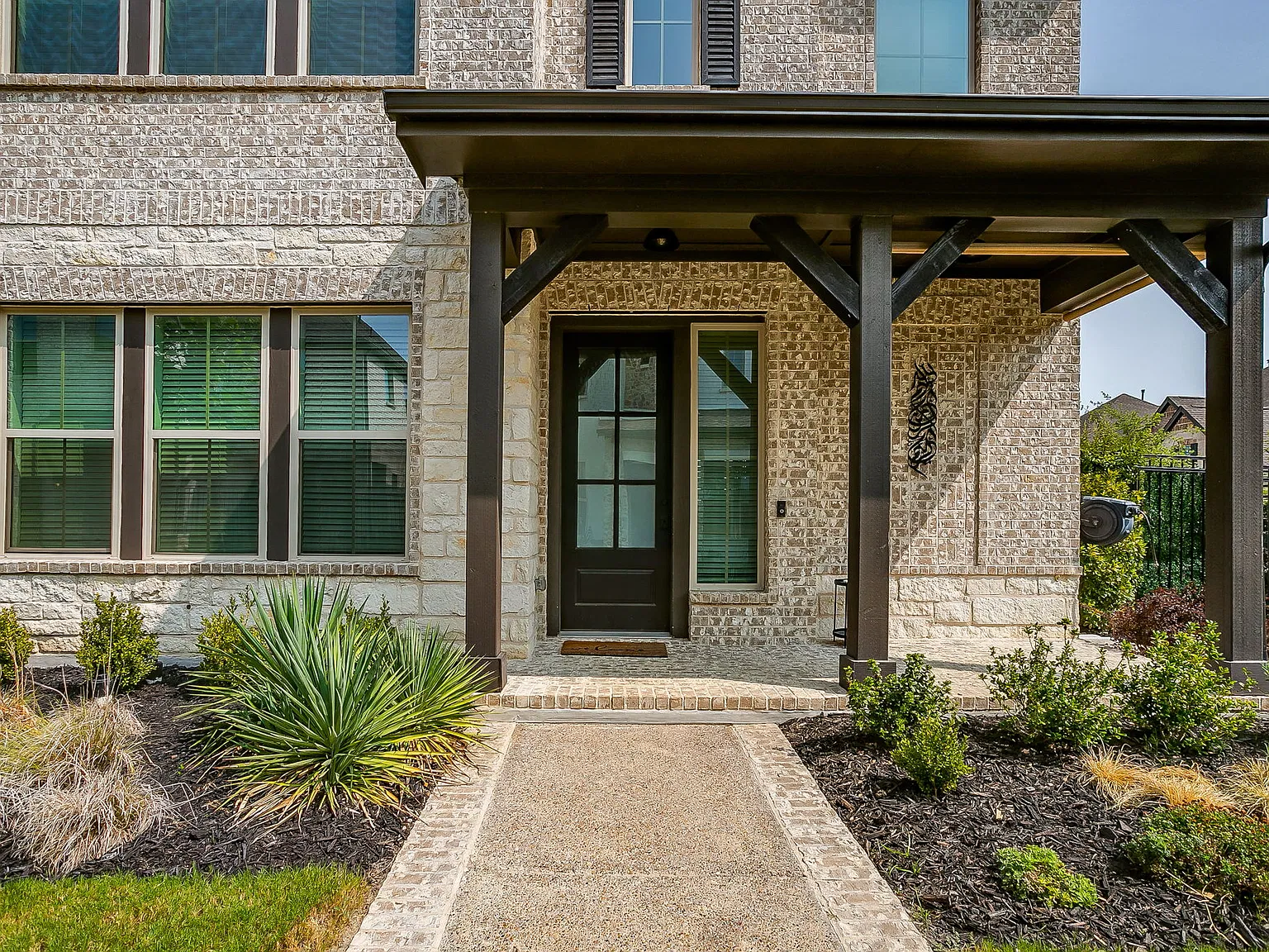 3 bed, 2.5 bath, 2058 sqft, $3,600 — Photo 3