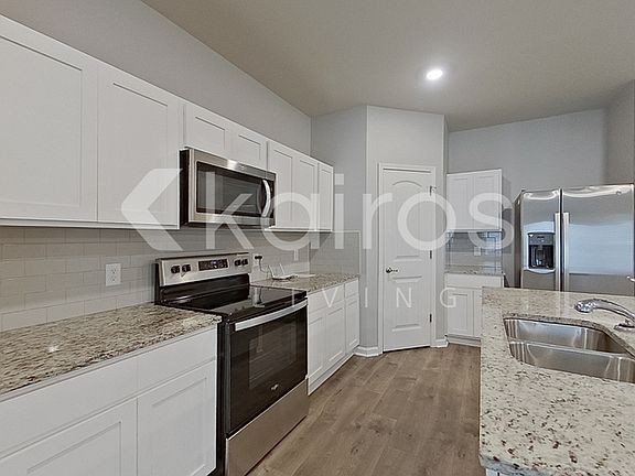 5th image of 205 Santiago Ct
