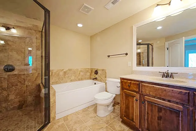 Mansions At Canyon Creek Apartments — Photo 37