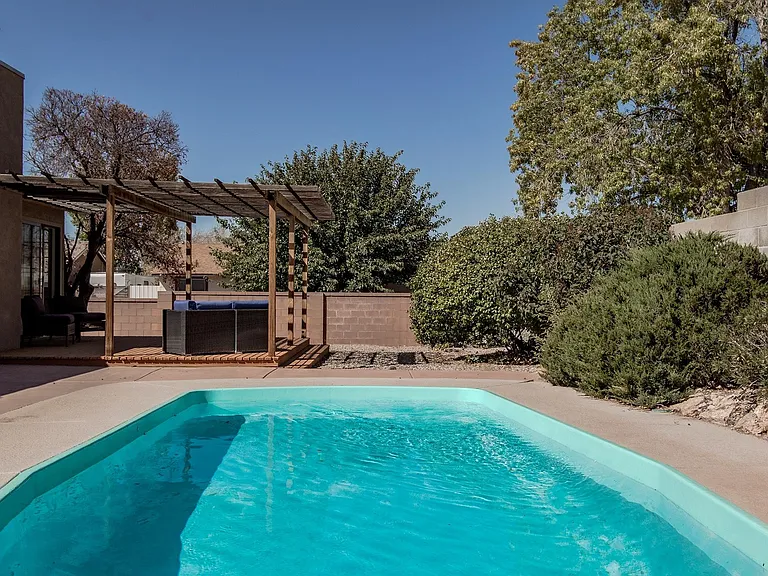 8201 Otero Ave NE — Photo 16