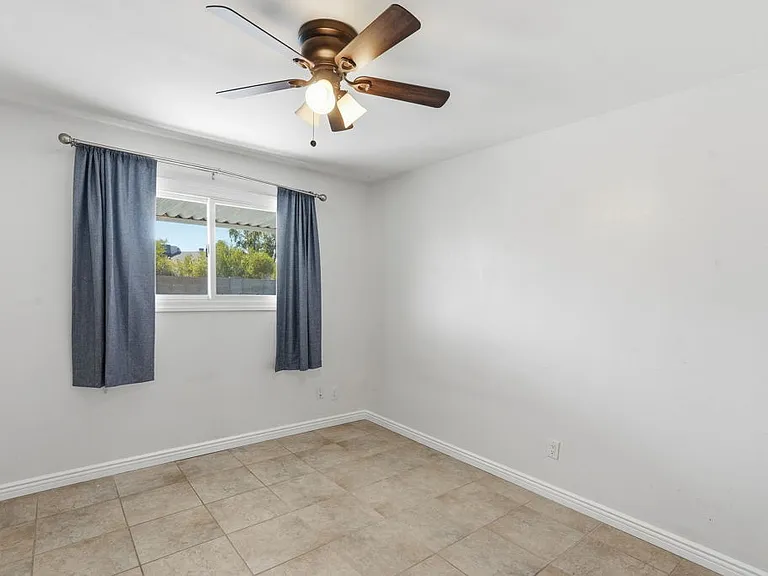 3215 S Kachina Dr — Photo 20