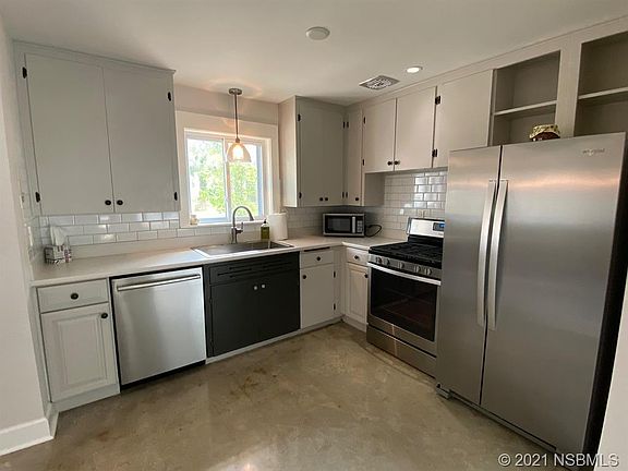 4th image of 523 Faulkner St