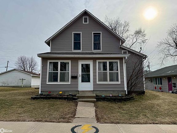 2nd image of 202 Grand St