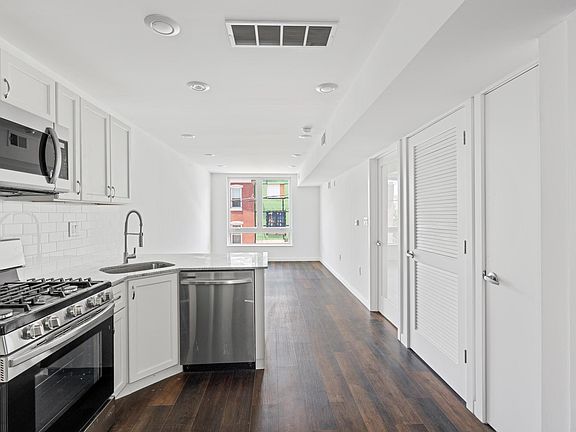 2nd image of 2003 Frankford Ave #B