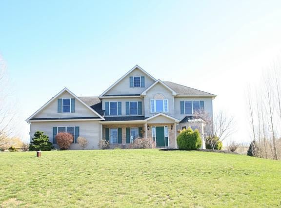 2nd image of 2326 Meadowbrook Dr N