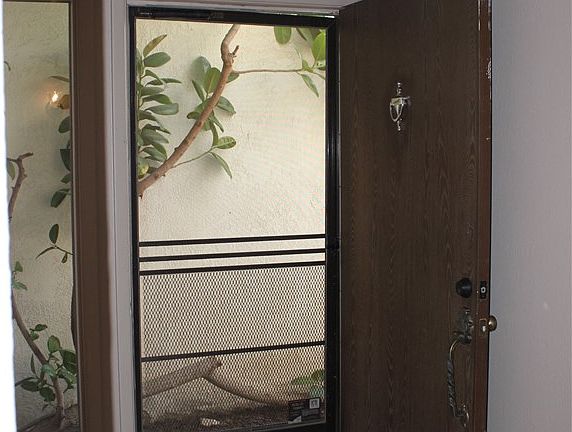4th image of 1425 E Torrey Pines Cir