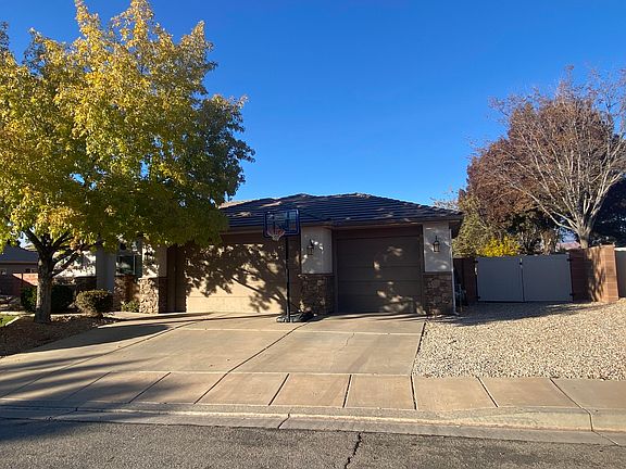 4th image of 689 E Sonoran Dr