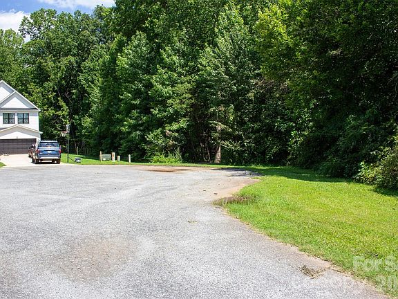 2nd image of 112 Homewood Ln