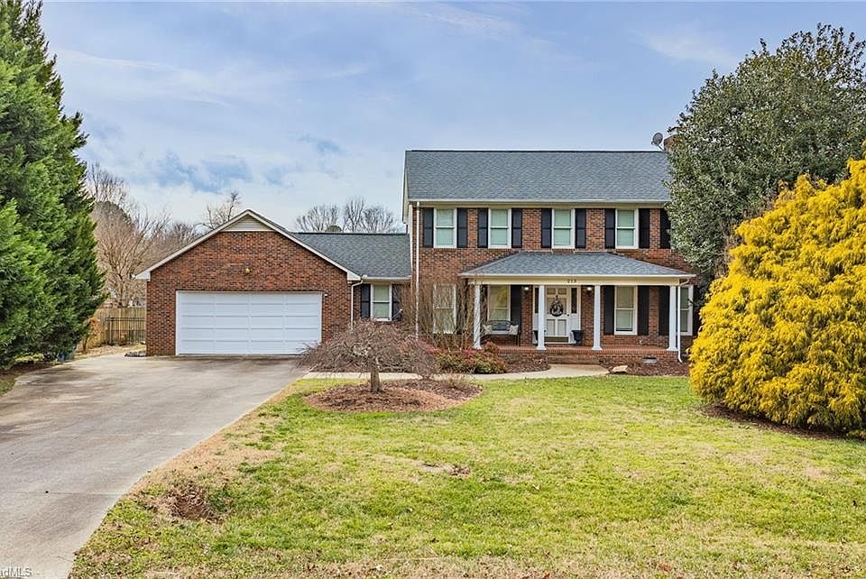1st image of 213 Windrift Dr