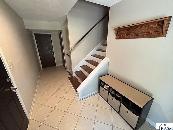 3rd image of 1609 Gateway Dr