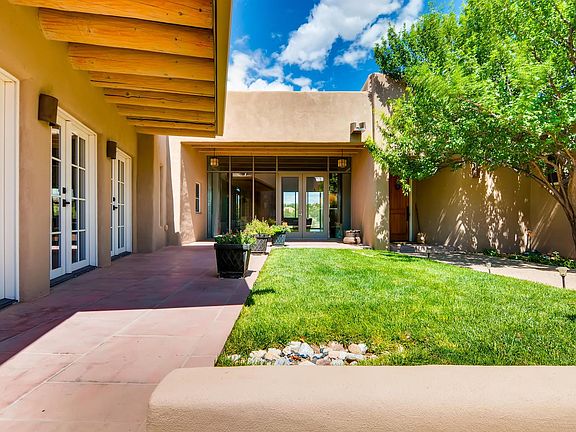 2nd image of 48 Paseo Aragon