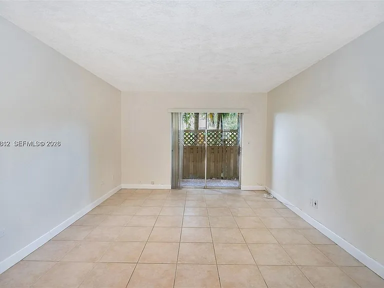 8500 SW 109th Ave #6-102 — Photo 3
