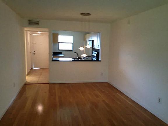 3rd image of 20735 NE 8th Ct #20212