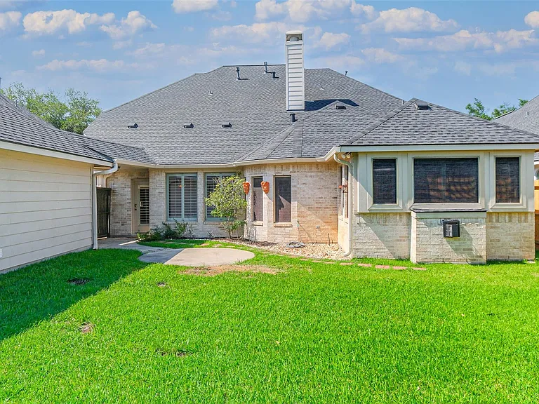 12411 Santiago Cove Ln — Photo 48
