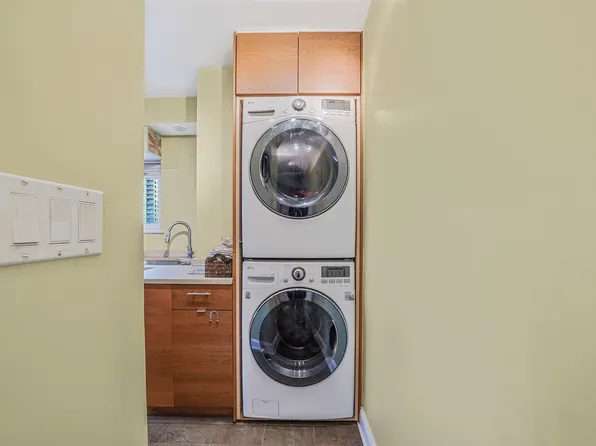 460 East 79th Street image 13 of 32