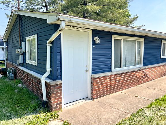 3rd image of 207 Roxana Ave #B
