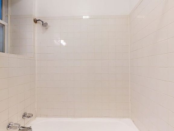 2nd image of 5049 S Drexel Blvd Unit 2A