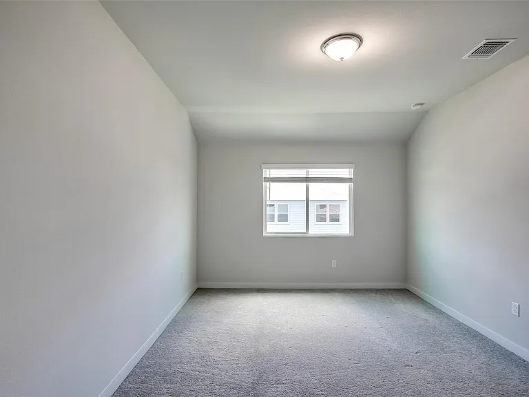 15107 Forum Ave — Photo 13