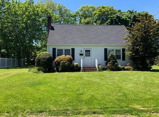 35 Sound Rd, Greenport, NY 11944
