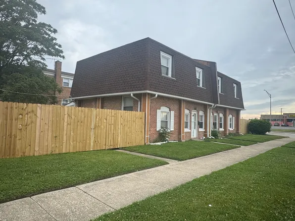 2420 Randolph St, Bellwood, IL 60104