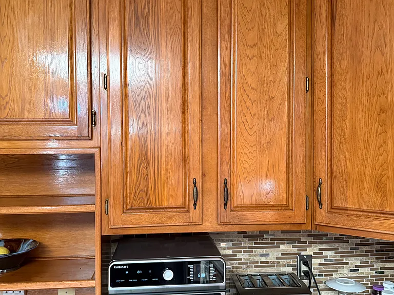 Kitchen cabinet