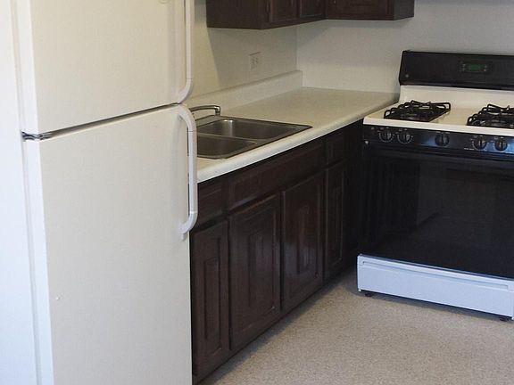 5th image of 9219 Jill Ln APT 1E