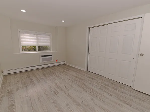 380 Undercliff Avenue image 4 of 10