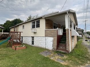 615 Philadelphia Ave, Northern Cambria, PA 15714