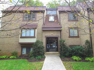 1672 Parkcrest Cir APT 301, Reston, VA 20190