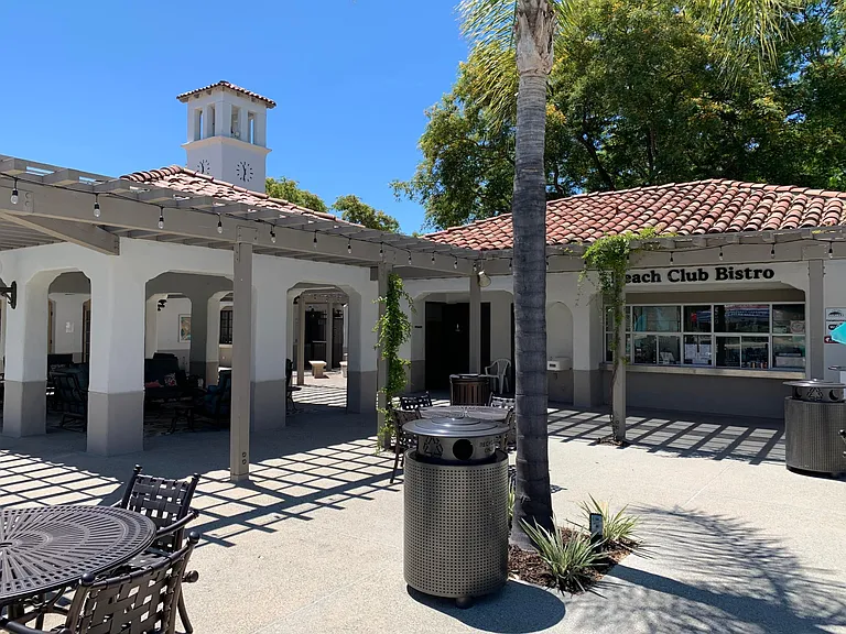 HOA Lago Santa Margarita Beach Club with complementary WiFi and BBQ.