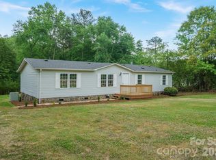 2780 Orangewood Ln, Newton, NC 28658