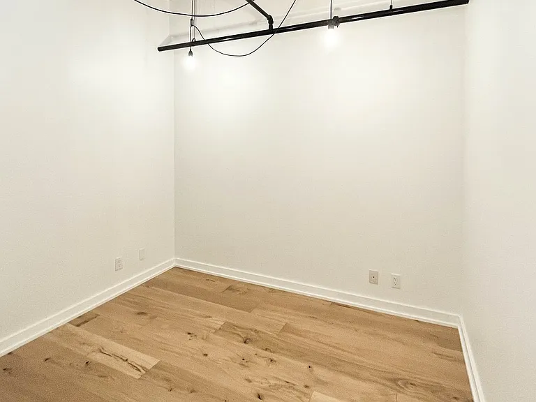 43 Hanna Ave #202 — Photo 6