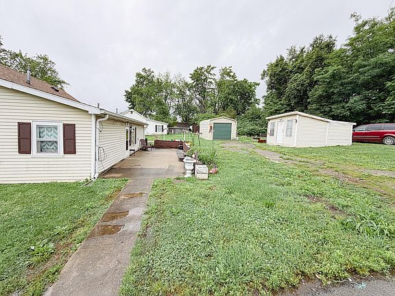 4th image of 409 Willow Ln