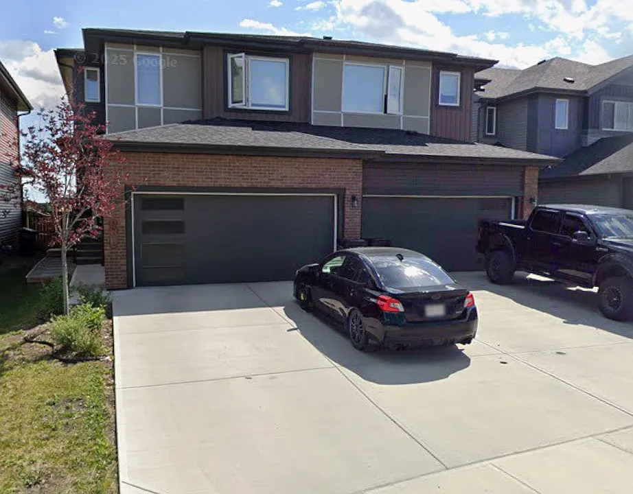 1421 Cherniak Way SW