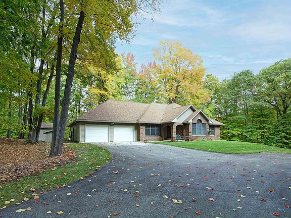 3rd image of 2377 Whitetail Dr