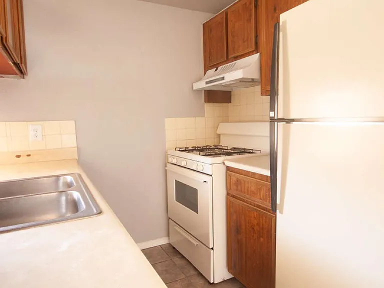 8153 Saint Andrew Ln #B — Photo 10