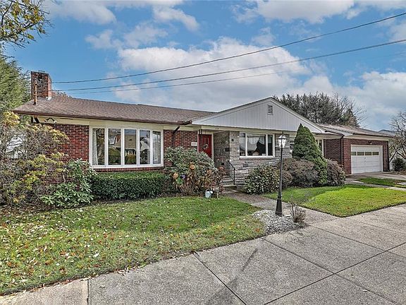3rd image of 119 Hilary Dr