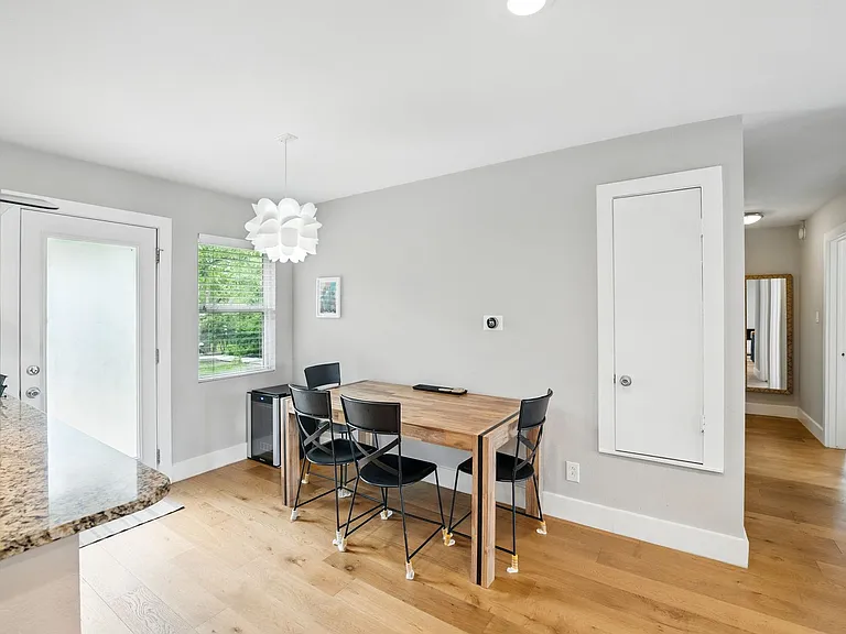 6501 Hickman Ave — Photo 16