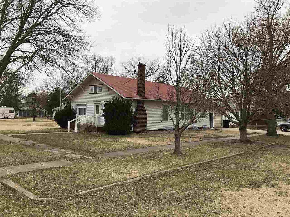 1st image of 619 7th St